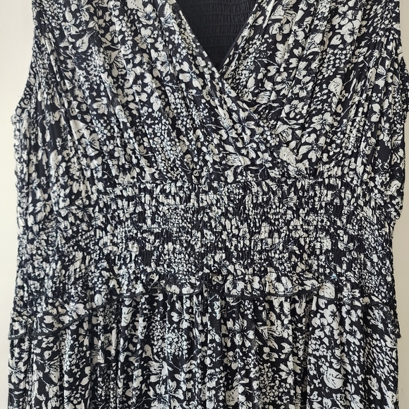 Anthropologie Dress Vneck Sleeveless Black and White Size Medium - Picture 4 of 14